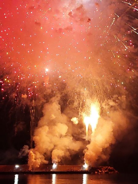 Vulkanausbruch oder nur das übliche Feuerwerk?