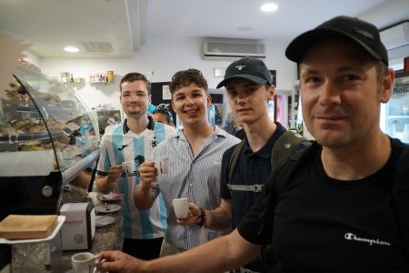 "Quattro caffè, per favore." - In einer Bar in Piano di Sorrento