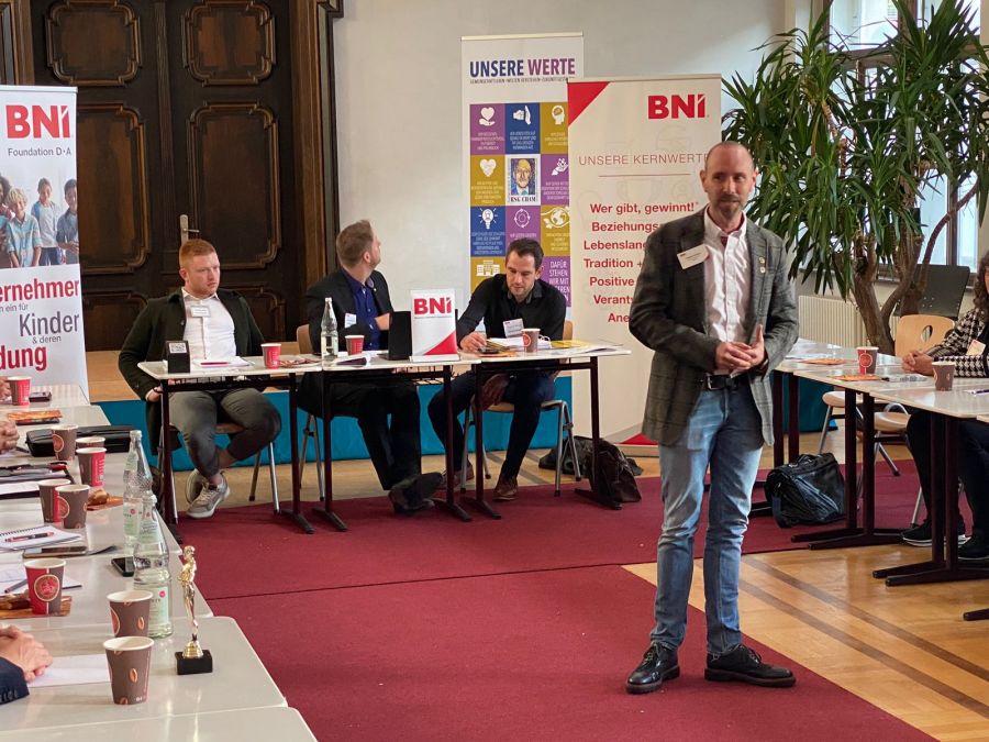 Herr Fundeis vom BNI in der Aula des RSG