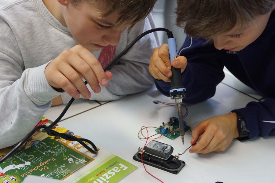 Schüler entdecken Technik